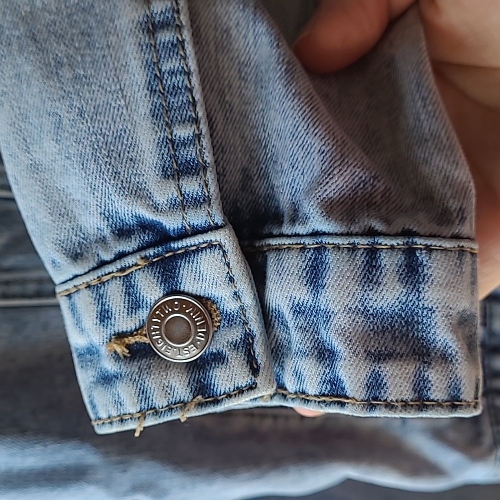 Jean jacket - Picture 3 of 9
